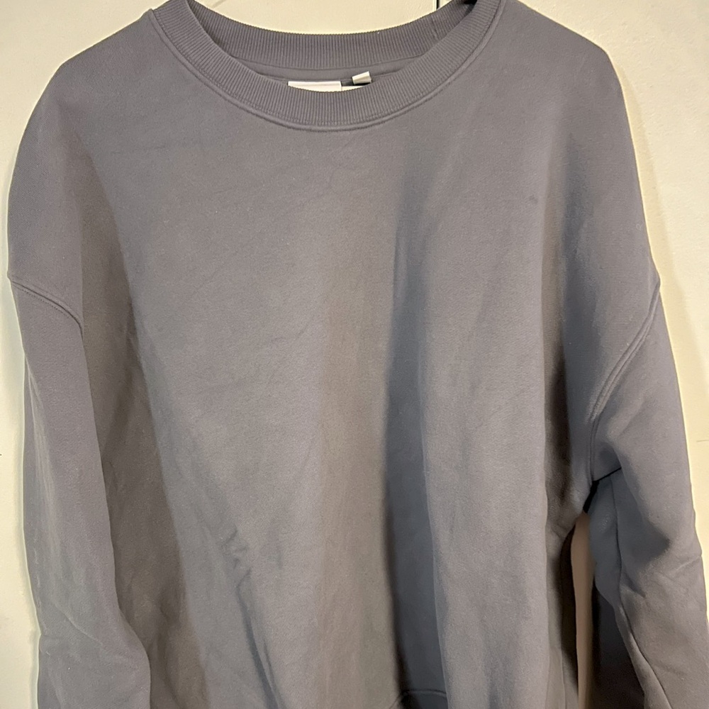 Aritzia crew neck